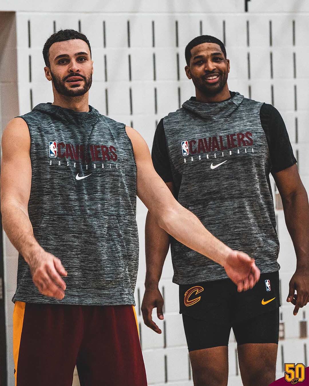 记者：尤文正关注热那亚右后卫诺顿-库菲和维罗纳前锋焦瓦内（报道称尤文图斯盯上热那亚右后卫诺顿-库菲及维罗纳前锋焦瓦内）