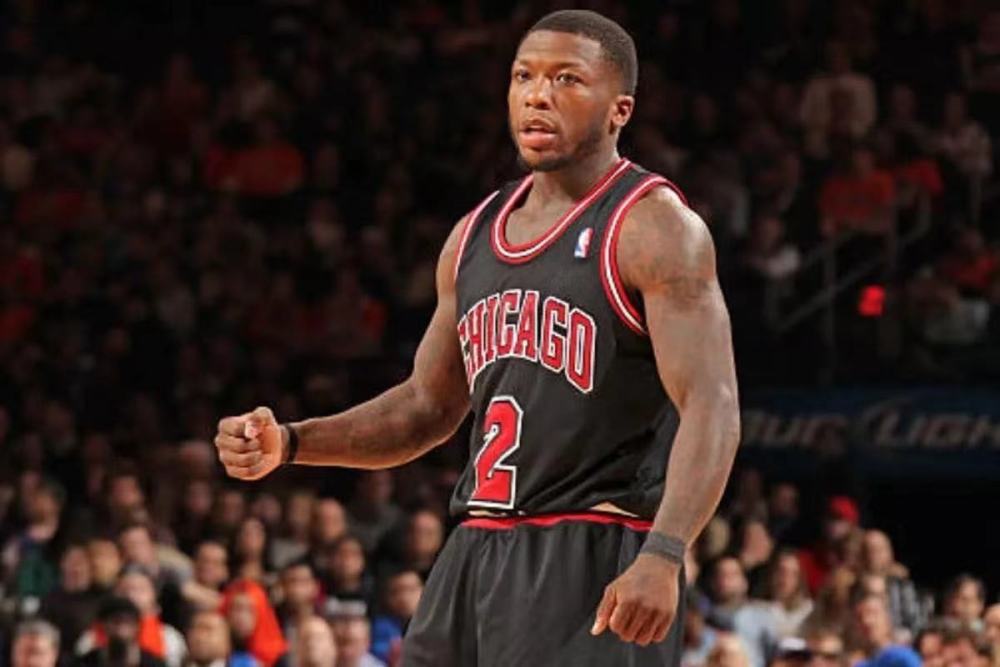 曼联欧联杯小组赛形势分析（曼联欧联杯小组出线前景解读）