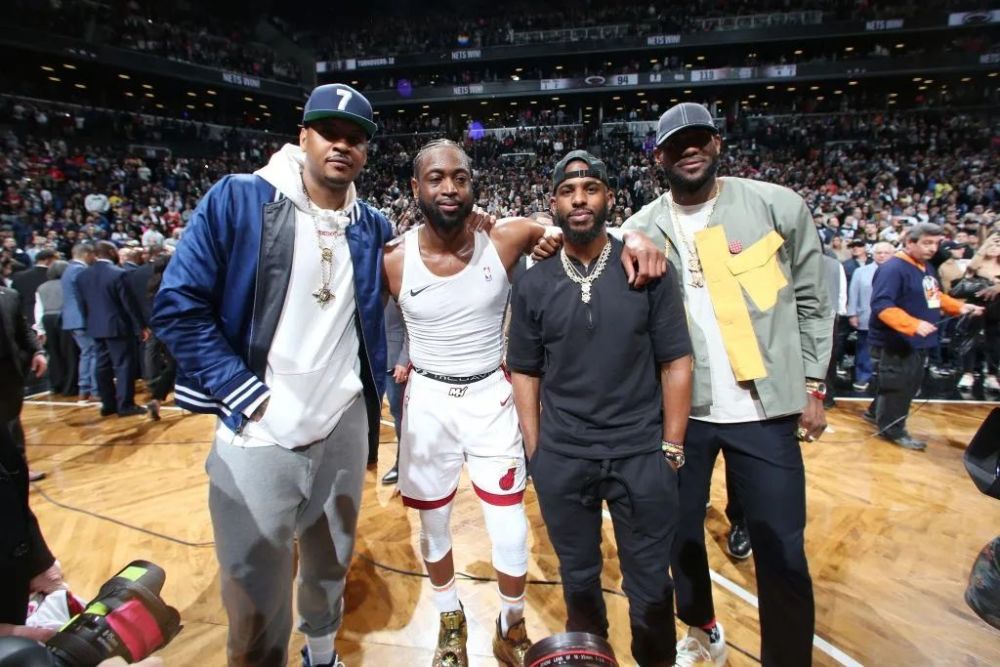 波兰媒体：莱万收到米兰、沙特和美职联报价，米兰愿签约两年（波媒：莱万获米兰、沙特球队和MLS报价，AC米兰愿提供两年合同）