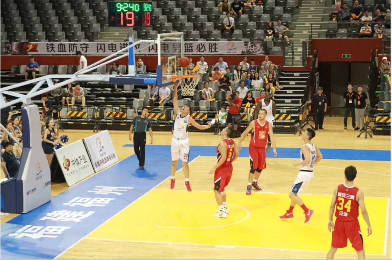 西汉姆因战绩低迷取消圣诞派对，改发礼品券（战绩低迷，西汉姆取消圣诞聚会改送礼券）