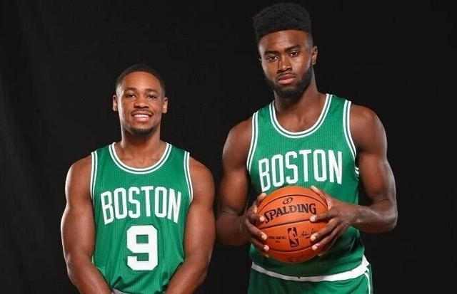 云达不莱梅2-1逆转沃尔夫斯堡，姆班古拉、斯特奇建功（云达不莱梅2-1翻盘沃尔夫斯堡，姆班古拉与斯特奇先后破门）