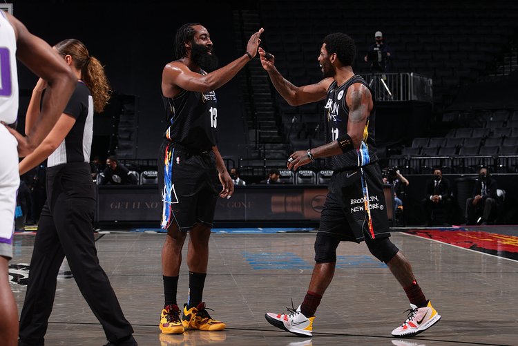 比赛第23圈，诺里斯追赶角田时四轮出白线，被赛会记录。（第23圈，诺里斯追角田时四轮越过白线，遭赛会记录）