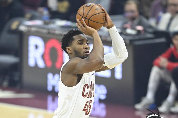 孙颖莎3-0战胜米特兰姆！成都混合团体世界杯：国乒暂时5-1德国队（成都混合团体世界杯：孙颖莎横扫米特兰姆，国乒暂以5比1领先德国队）