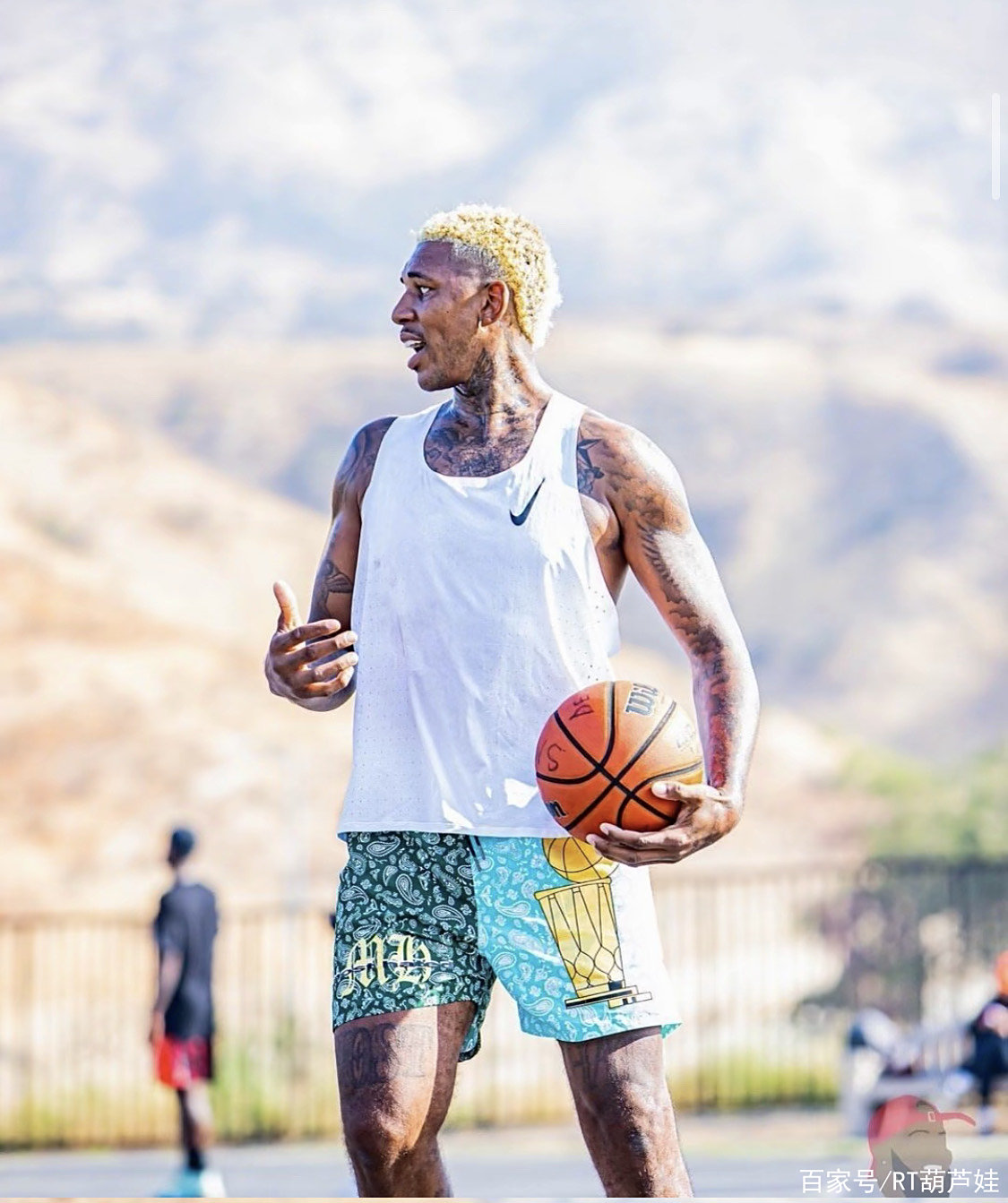 媒体人：赛事传播损失很大！央视每日仅转1场CBA比赛（媒体人：赛事传播受损严重，央视每天仅播一场CBA）